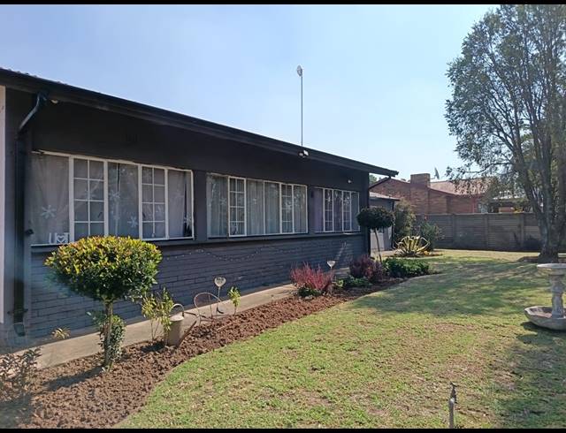 3 BEDROOM HOUSE FOR SALE IN VANDERBIJLPARK SE 1